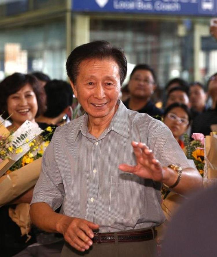宋世雄解说的体育节目「名嘴宋世雄解说体育近两千场和妻子相濡以沫50多年」