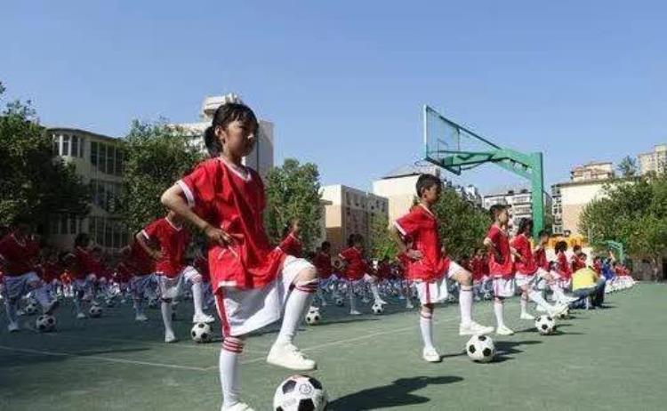 为什么在中国篮球比足球火「畅谈足球|为什么在我国篮球比足球火」