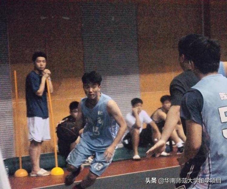 招新|国际商学院男篮队快来加入披荆斩棘的哥哥