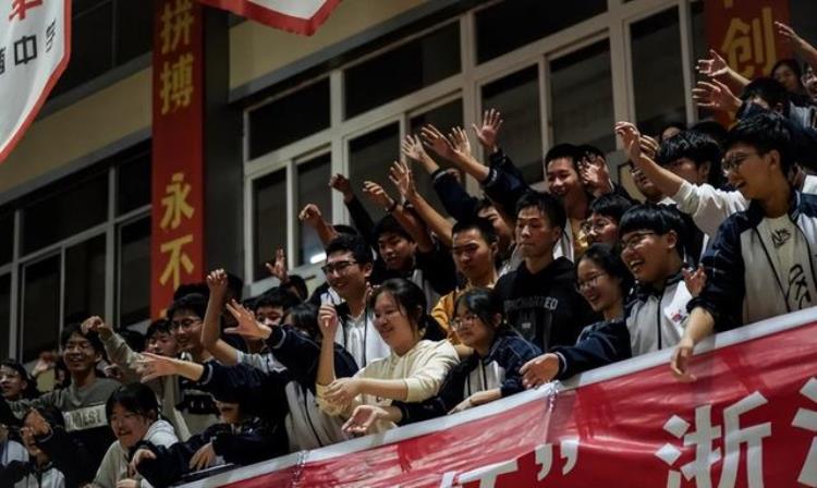 临海市回浦中学地址「榜样风采录|临海市回浦中学百年老校孕育百折不回的篮球精神」