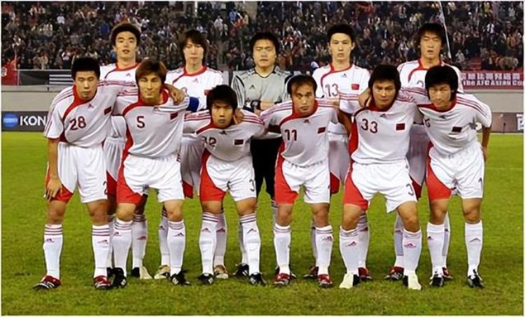 中国男足70年代「回顾七十年的历届中国男足球衣发展史哪一款是你的最爱」