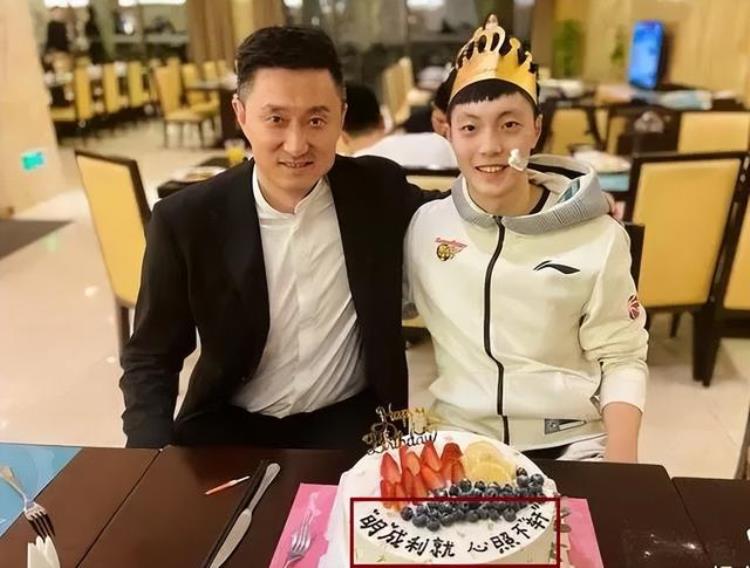 男篮高个子「男篮矮小化一败涂地女篮高大化大获全胜不换杜锋男篮无法崛起」