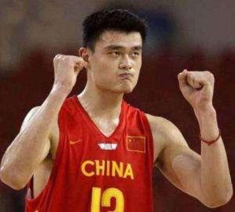 在国内篮球运动员如何进入职业队伍「在国内篮球运动员如何进入职业队」