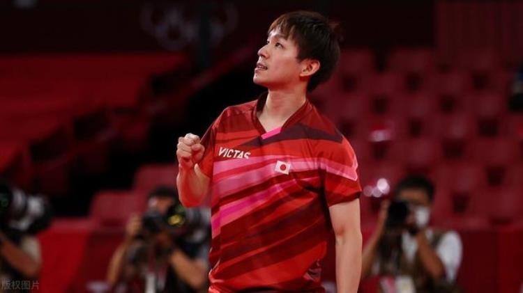 德国男乒对日本男乒「德国男乒32淘汰日本晋级决赛张本智和独得2分日韩展开铜牌战」