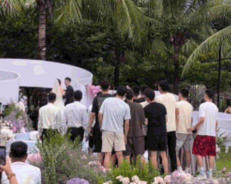 赵继伟夺冠抱女友「感动赵继伟婚礼致辞太催泪张镇麟摘得捧花郭艾伦拒绝参与」