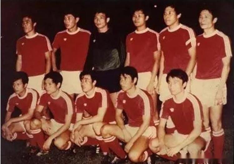 中国男足70年代「回顾七十年的历届中国男足球衣发展史哪一款是你的最爱」