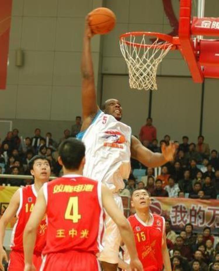 王治郅回归八一夺冠「归来仍是少年重返CBA的王治郅助八一男篮喜提第8冠」