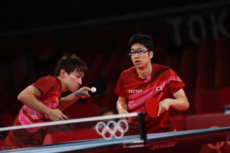 德国男乒对日本男乒「德国男乒32淘汰日本晋级决赛张本智和独得2分日韩展开铜牌战」