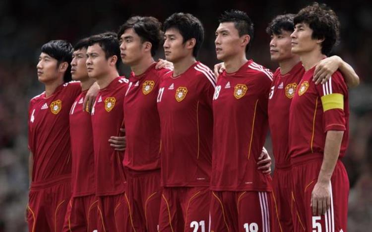 中国男足70年代「回顾七十年的历届中国男足球衣发展史哪一款是你的最爱」