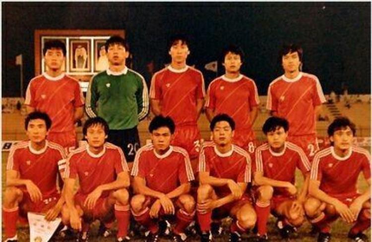中国男足70年代「回顾七十年的历届中国男足球衣发展史哪一款是你的最爱」