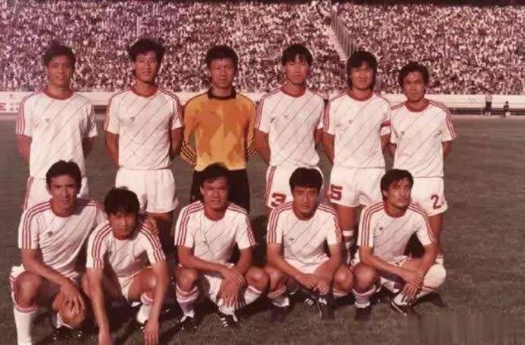 中国男足70年代「回顾七十年的历届中国男足球衣发展史哪一款是你的最爱」