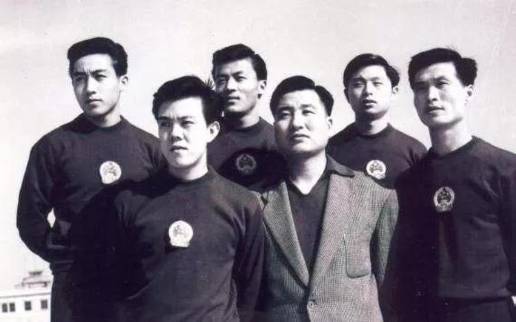 国乒男队六大主力「盘点国乒男队60年8代三剑客辉煌的背后3人最强」