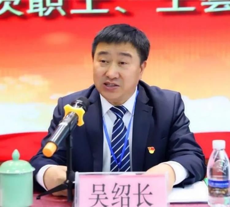 只争朝夕齐聚力不负韶华谱新篇丽水市二院第六届一次职工工会代表大会胜利召开