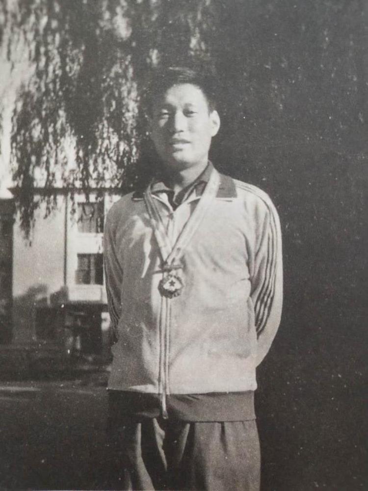 蘑菇云下的篮球故事也说有一个地方叫马兰