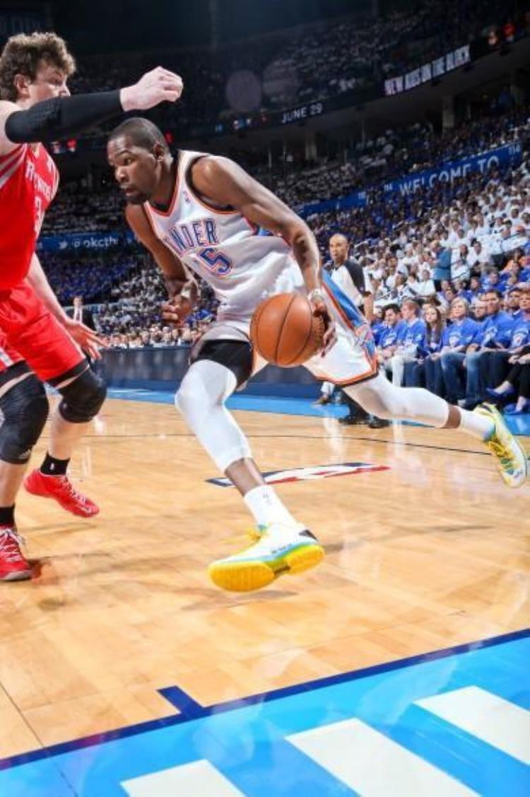 图看NBA球星超低突破重心韦德如摩托高速压弯贴地飞行