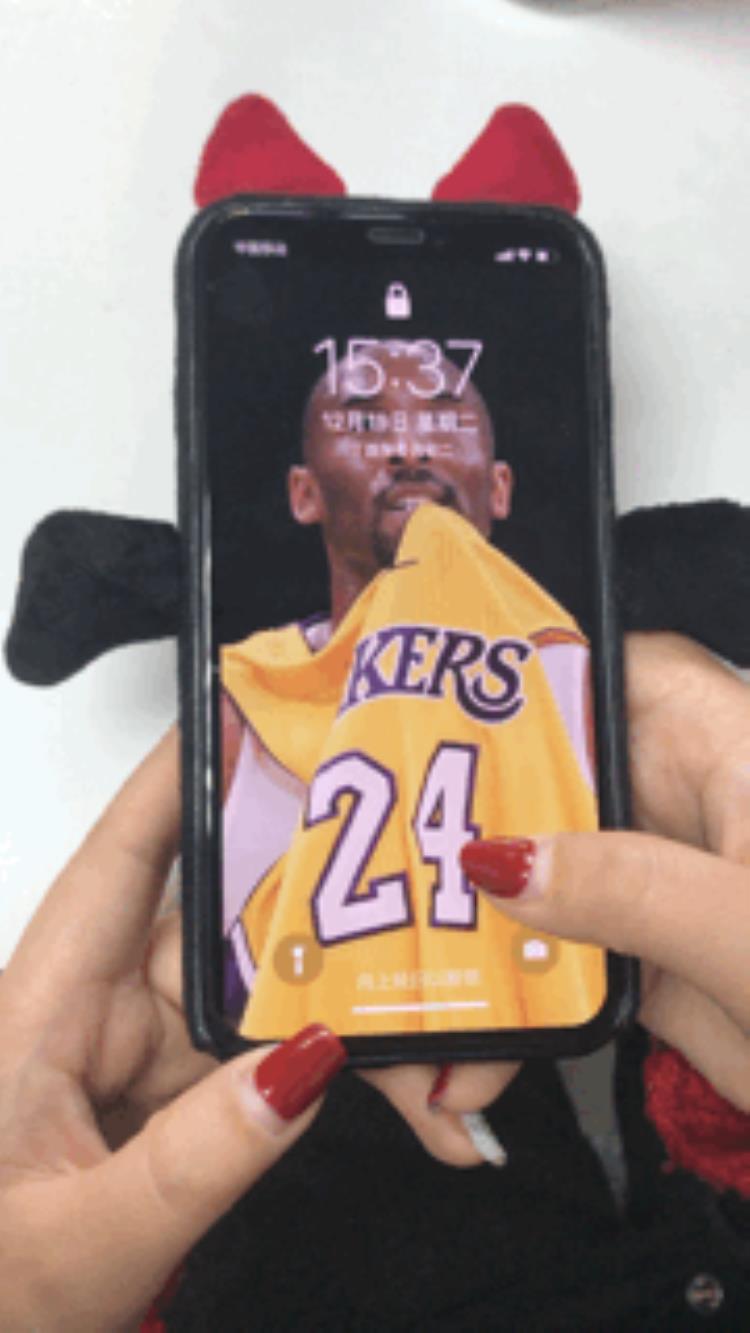 科比壁纸动态壁纸「科比球衣退役再次逆转体坛iPhoneX科比超酷动态壁纸免费下」