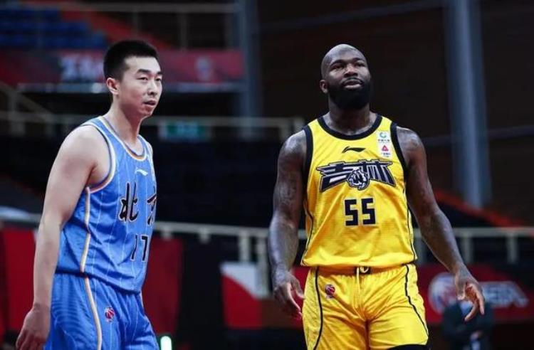 cba外援优先续约权名单「CBA18队行使29人优先续约权3大超级外援恐被弃用北京最看不懂」