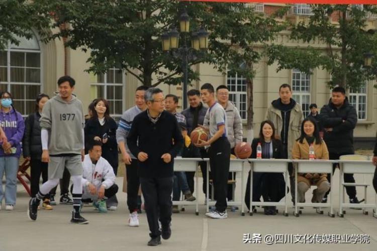 大学迎新杯篮球赛「精彩篮不住学院迎新杯篮球赛火热开战」