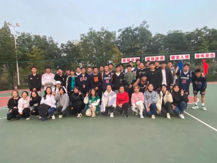 热烈的不是青春而是我们的青春(热烈的不是青春而是我们文案)