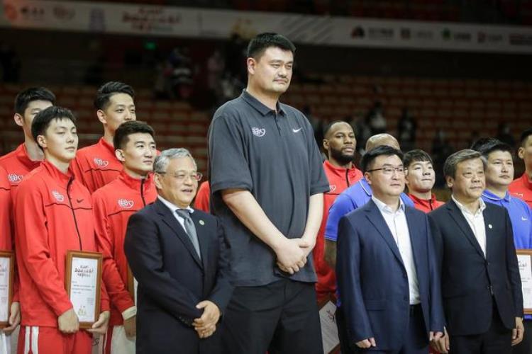 姚明 中国篮球「姚明中国篮球的希望一人扛起一国没有伤病的他能走的多远」