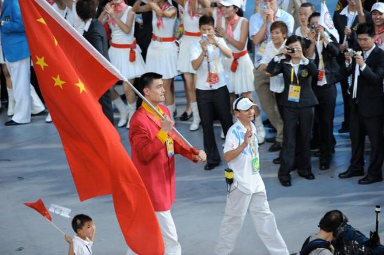 姚明 中国篮球「姚明中国篮球的希望一人扛起一国没有伤病的他能走的多远」