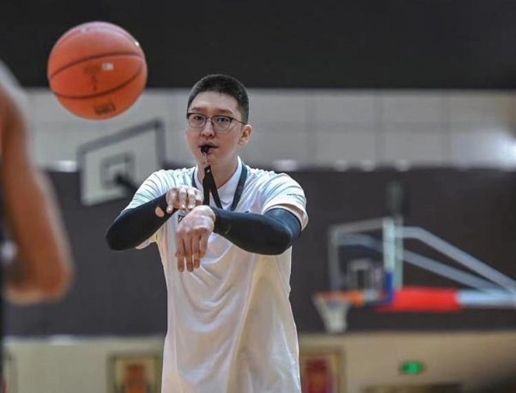 孙悦退出中国男篮「正式确定孙悦重返中国篮坛成为教练曾拒绝马布里邀请」