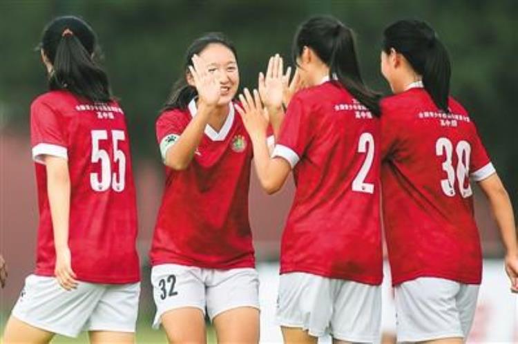 让更多的孩子热爱足球,是我们「让更多青少年爱上足球」