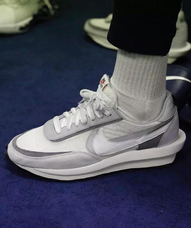 科比上脚科比4联名「NBA球员今日上脚科比4代完美搭配球衣库兹马穿联名款」