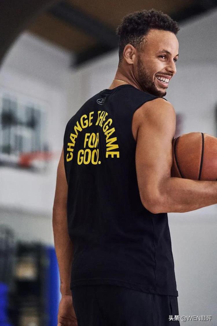curry8hovr「这颜值连二百都不值可为何说Curry8是一双划时代的产品」