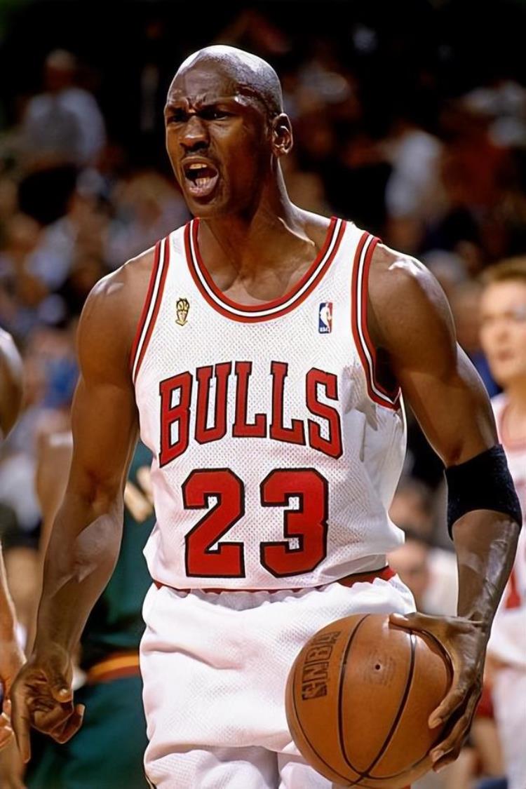 篮球明星迈克尔乔丹简介「NBA传奇人物简介1迈克尔乔丹」