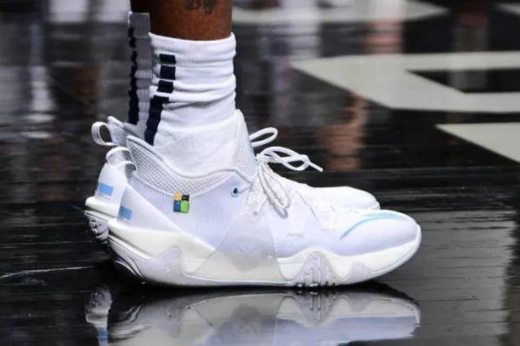 皮尔斯 签名鞋「NBA球员上脚3大国产品牌的球鞋皮尔斯的签名鞋很经典」
