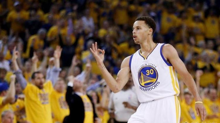 罗斯回公牛主场被喊mvp「NBA主场氛围有多棒罗斯在公牛球馆被喊MVP勇迷集体做3分手势」