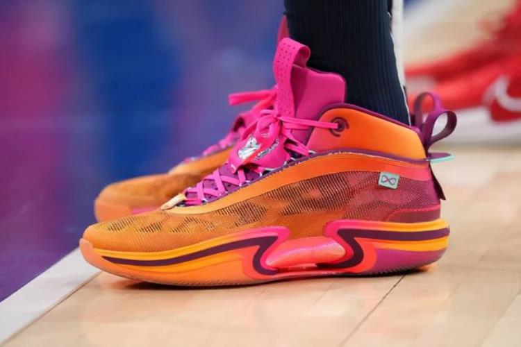 皮尔斯 签名鞋「NBA球员上脚3大国产品牌的球鞋皮尔斯的签名鞋很经典」