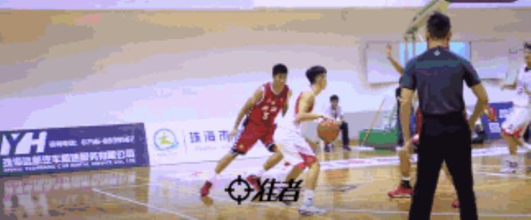 王仕鹏球技怎么样「21岁珠海后卫让王仕鹏赞不绝口4场比赛抢断17次」
