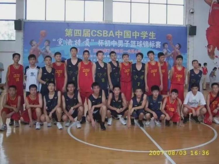 万圣伟投篮「万圣伟的篮球故事又是在篮球场挥汗如雨的一天这种感觉真好」