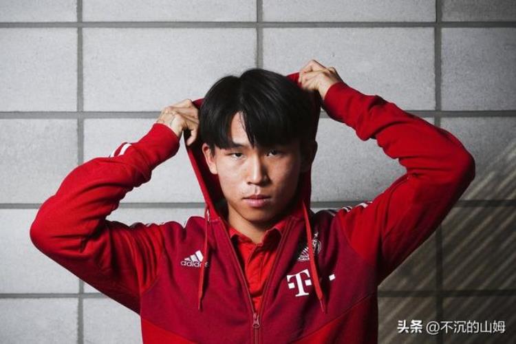 在欧洲效力的日本球员「盘点那些在欧洲五大联赛效力的日韩球员多达24人在列」